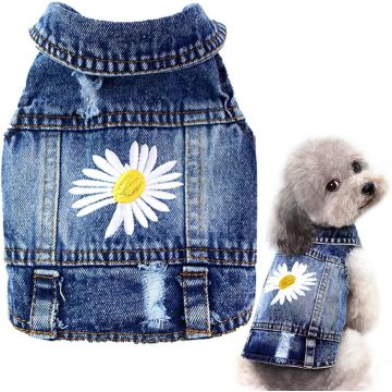 Chaqueta de mezclilla para perro Pawstrip con margarita bordada